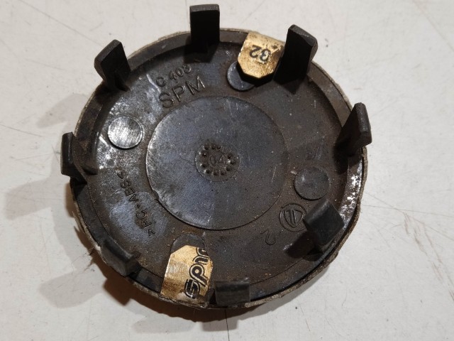 201452 Alfa Romeo 147, 156, 166, Gt felni közép kupak, átmérő 50 mm, képen látható állapotban