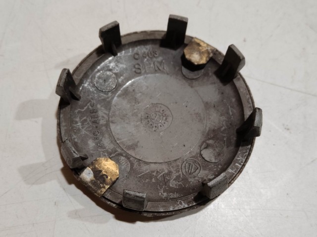 201558 Alfa Romeo 147, 156, 166, Gt felni közép kupak, átmérő 50 mm, képen látható állapotban