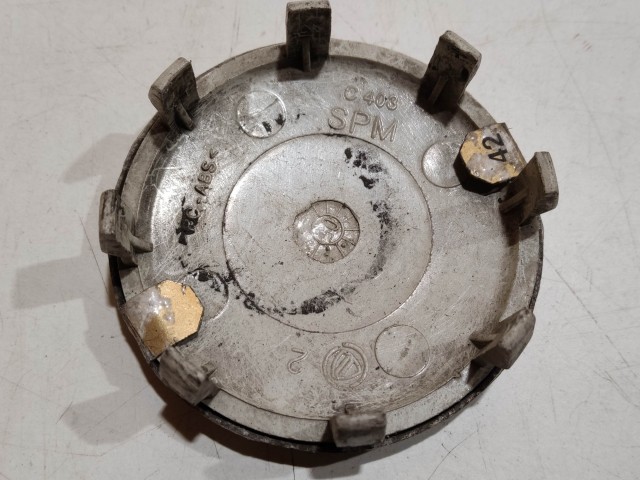 201559 Alfa Romeo 147, 156, 166, Gt felni közép kupak, átmérő 50 mm, képen látható állapotban