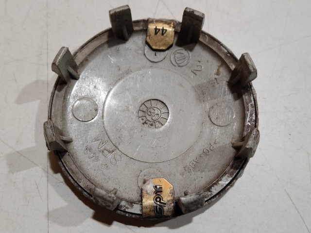 201575 Alfa Romeo 147, 156, 166, Gt felni közép kupak, átmérő 50 mm, képen látható állapotban