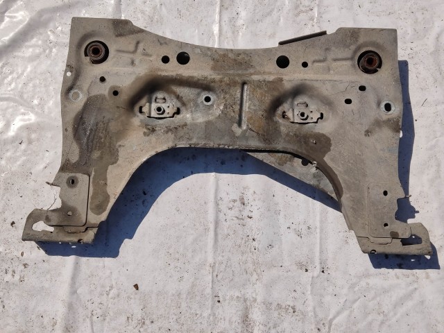 201588 Renault Clio III. 2007-2014 első segédalváz (bölcső)