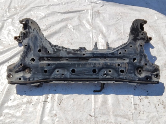 201600 Ford Fiesta 2008-2017 első segédalváz (bölcső) 