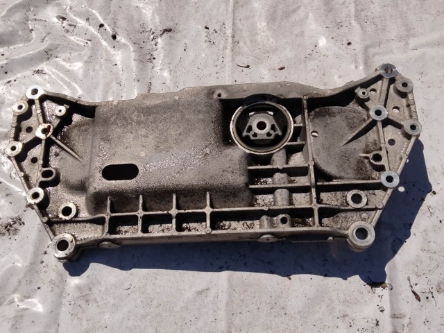 201603 Volkswagen Golf VI. 2008-2013 első segédalváz (bölcső)