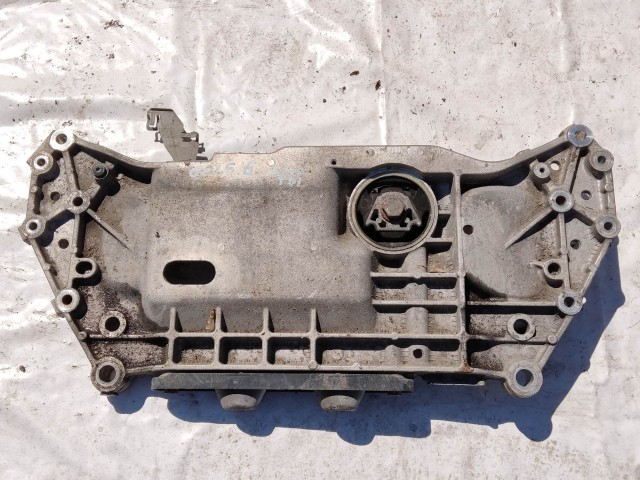 201607 Volkswagen Golf VI. 2008-2013 első segédalváz (bölcső)