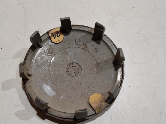 201658 Alfa Romeo 147, 156, 166, Gt felni közép kupak, átmérő 50 mm, képen látható állapotban