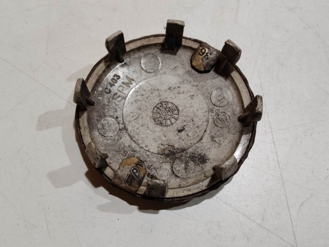 201899 Alfa Romeo 145,146, 147,156,166,Gt alufelni közép kupak a képen látható állapotban