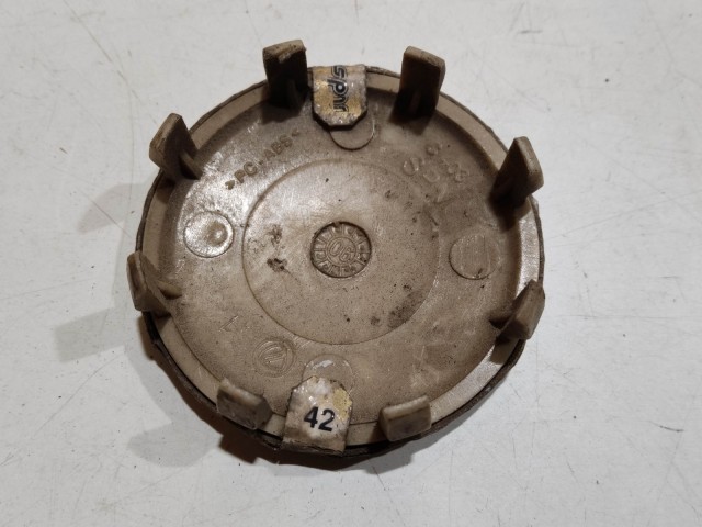 201902 Alfa Romeo 145,146, 147,156,166,Gt alufelni közép kupak a képen látható állapotban