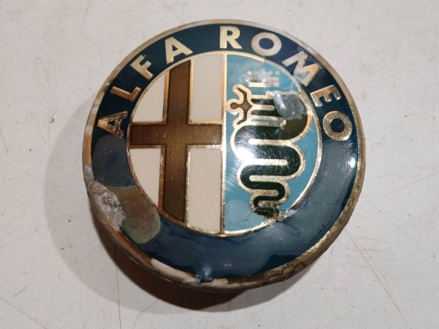 201907 Alfa Romeo 145,146, 147,156,166,Gt alufelni közép kupak a képen látható állapotban