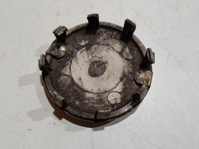 201910 Alfa Romeo 145,146, 147,156,166,Gt alufelni közép kupak a képen látható állapotban