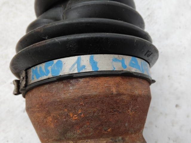 201913 Alfa Romeo MiTo 2008-2018 1,4 16v 135 Le MultiAir jobb első féltengely 25 bordás, a képen látható sérüléssel