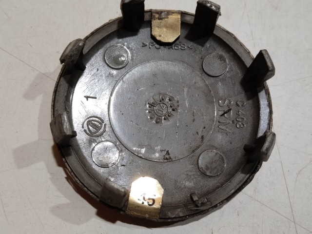 201943 Alfa Romeo 145,146, 147,156,166,Gt alufelni közép kupak a képen látható állapotban