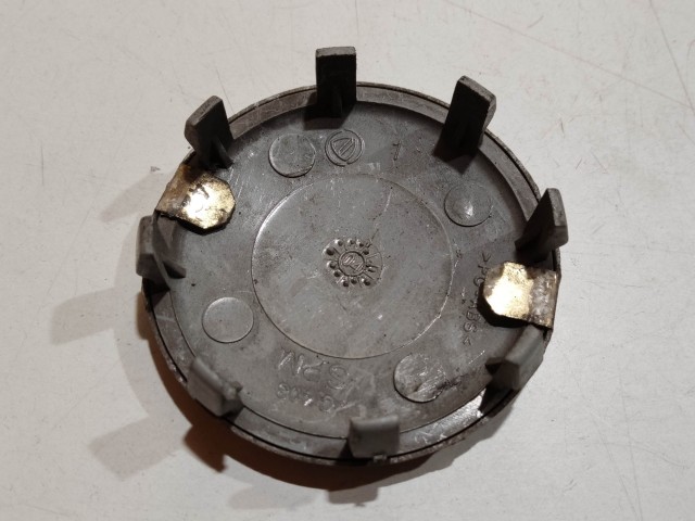 201944 Alfa Romeo 145,146, 147,156,166,Gt alufelni közép kupak a képen látható állapotban