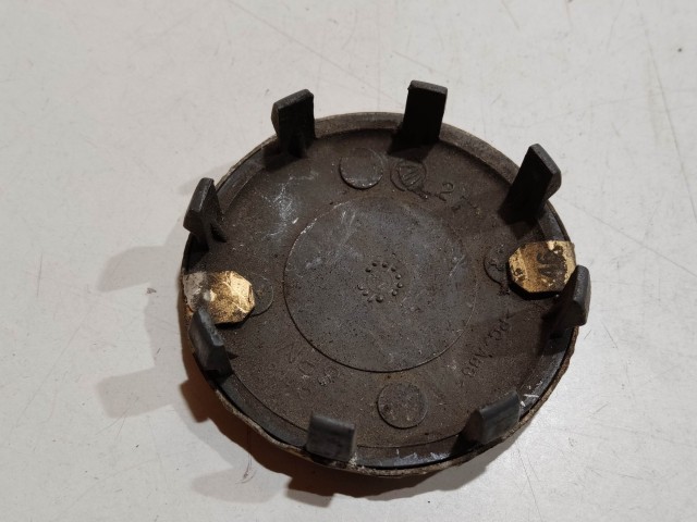 201945 Alfa Romeo 145,146, 147,156,166,Gt alufelni közép kupak a képen látható állapotban