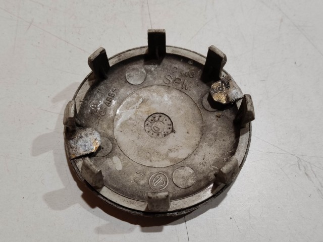 201948 Alfa Romeo 145,146, 147,156,166,Gt alufelni közép kupak a képen látható állapotban