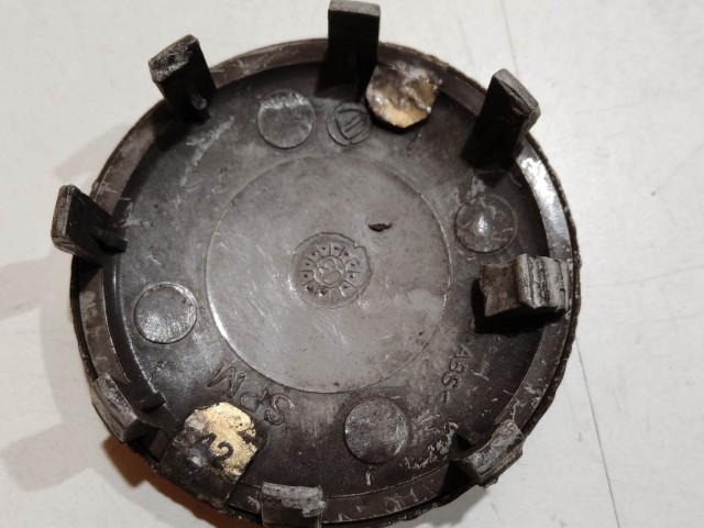 201954 Alfa Romeo 145,146, 147,156,166,Gt alufelni közép kupak a képen látható állapotban