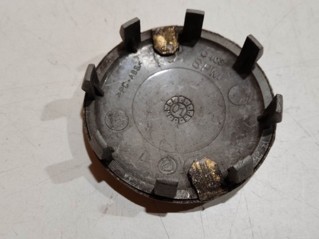 201961 Alfa Romeo 145,146, 147,156,166,Gt alufelni közép kupak a képen látható állapotban