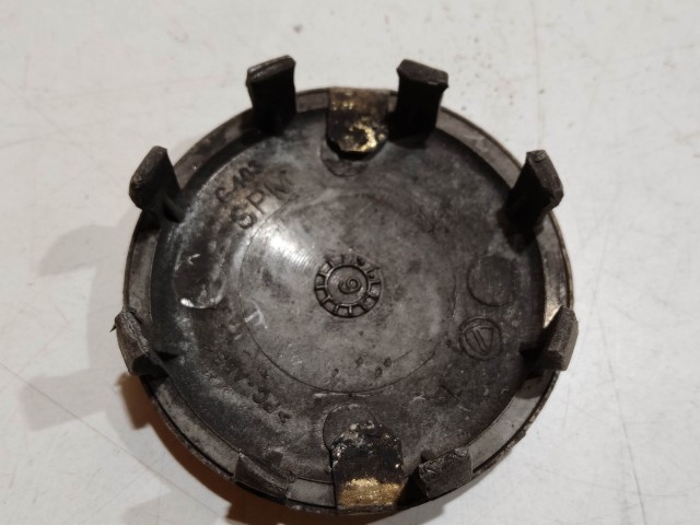 201963 Alfa Romeo 145,146, 147,156,166,Gt alufelni közép kupak a képen látható állapotban