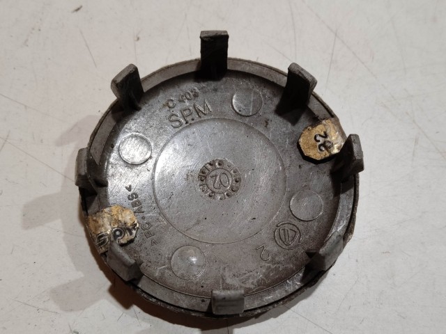 201965 Alfa Romeo 145,146, 147,156,166,Gt alufelni közép kupak a képen látható állapotban