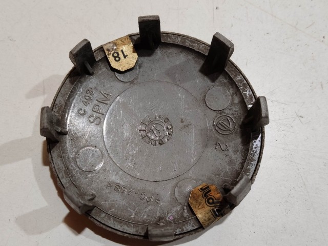 201966 Alfa Romeo 145,146, 147,156,166,Gt alufelni közép kupak a képen látható állapotban