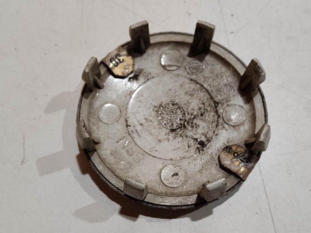 201969 Alfa Romeo 145,146, 147,156,166,Gt alufelni közép kupak a képen látható állapotban