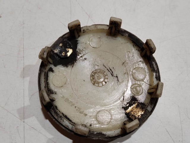 201981 Alfa Romeo 145,146, 147,156,166,Gt alufelni közép kupak a képen látható állapotban