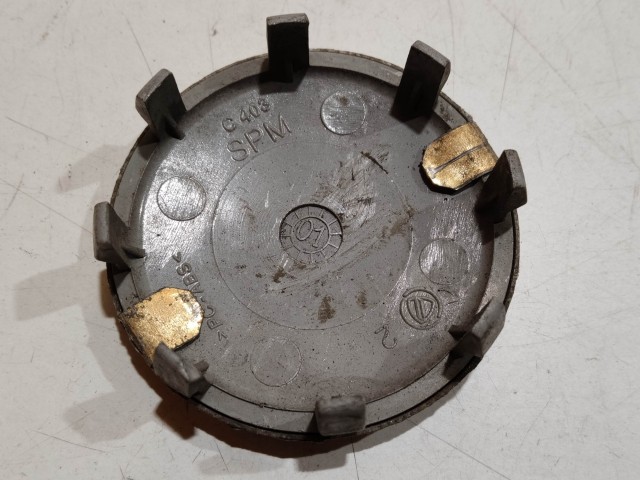 201983 Alfa Romeo 145,146, 147,156,166,Gt alufelni közép kupak a képen látható állapotban