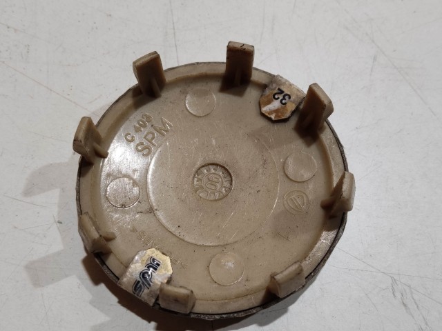 201987 Alfa Romeo 145,146, 147,156,166,Gt alufelni közép kupak a képen látható állapotban