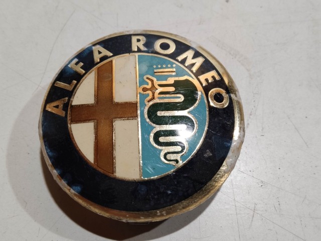 201989 Alfa Romeo 145,146, 147,156,166,Gt alufelni közép kupak a képen látható állapotban