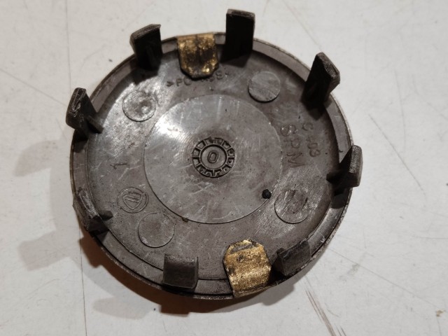 201998 Alfa Romeo 145,146, 147,156,166,Gt alufelni közép kupak a képen látható állapotban