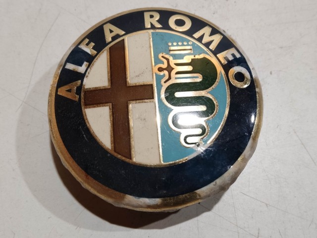 204005 Alfa Romeo 145,146, 147,156,166,Gt alufelni közép kupak a képen látható állapotban