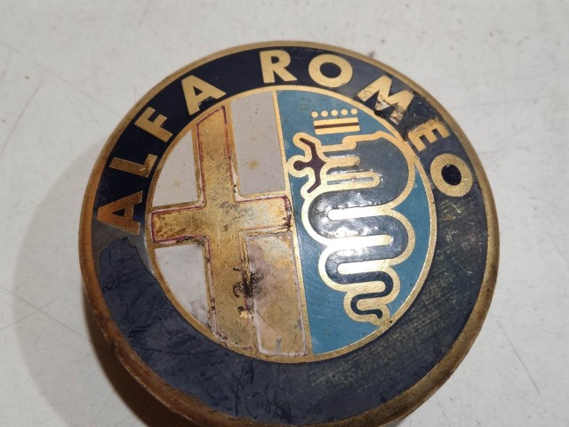 204007 Alfa Romeo 145,146, 147,156,166,Gt alufelni közép kupak a képen látható állapotban