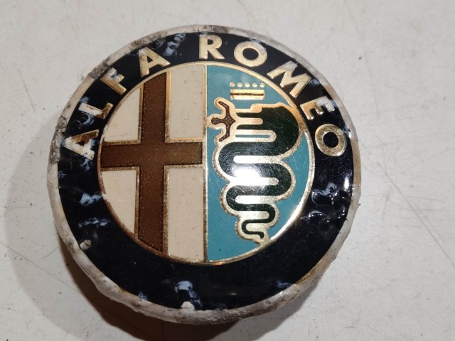 204009 Alfa Romeo 145,146, 147,156,166,Gt alufelni közép kupak a képen látható állapotban