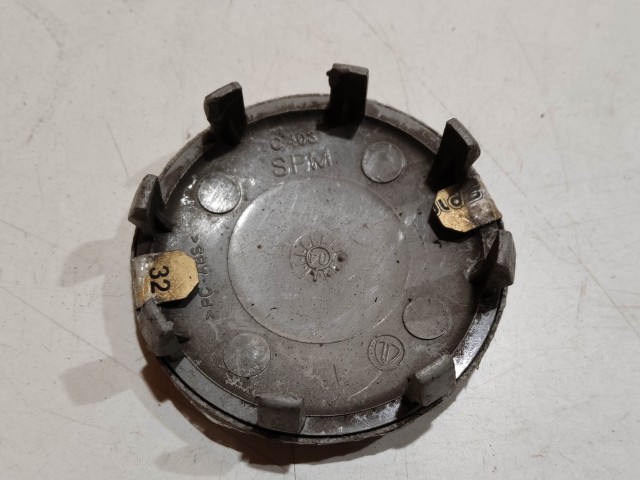 204009 Alfa Romeo 145,146, 147,156,166,Gt alufelni közép kupak a képen látható állapotban