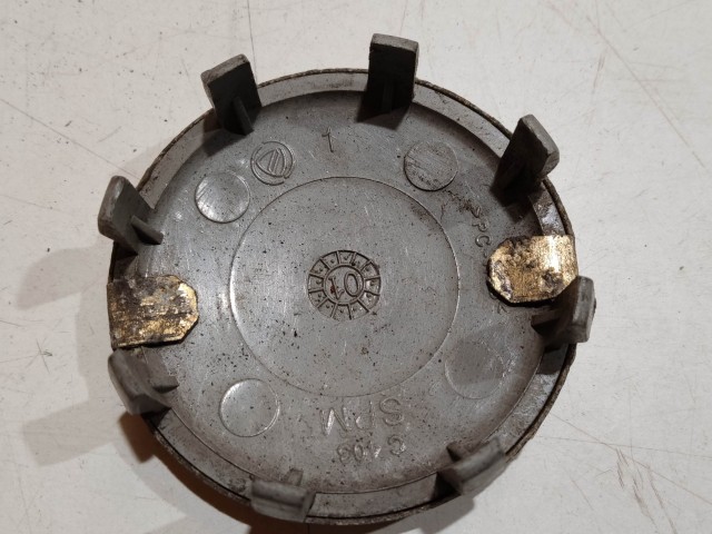 204010 Alfa Romeo 145,146, 147,156,166,Gt alufelni közép kupak a képen látható állapotban