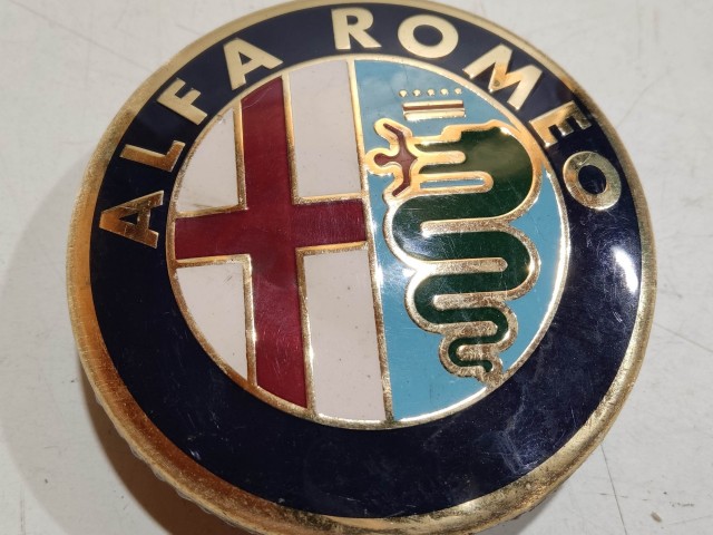204028 Alfa Romeo 159, Brera, Spider, Giulietta alufelni közép kupak, a képen látható állapotban