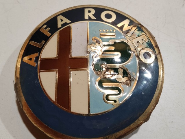 204034 Alfa Romeo 159, Brera, Spider, Giulietta alufelni közép kupak, a képen látható állapotban