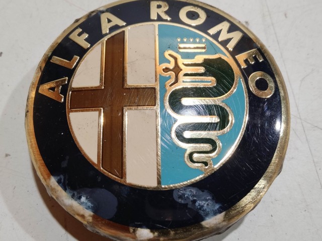 204035 Alfa Romeo 159, Brera, Spider, Giulietta alufelni közép kupak, a képen látható állapotban