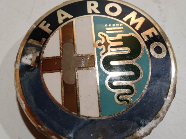 204040 Alfa Romeo 159, Brera, Spider, Giulietta alufelni közép kupak, a képen látható állapotban