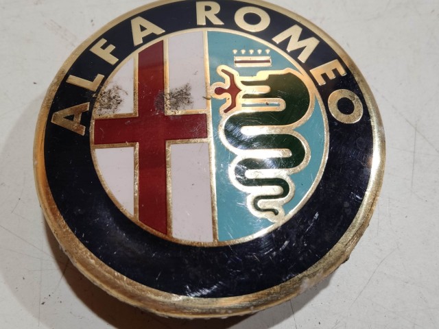 204044 Alfa Romeo 159, Brera, Spider, Giulietta alufelni közép kupak, a képen látható állapotban