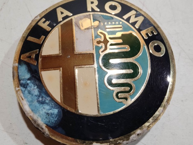 204045 Alfa Romeo 159, Brera, Spider, Giulietta alufelni közép kupak, a képen látható állapotban