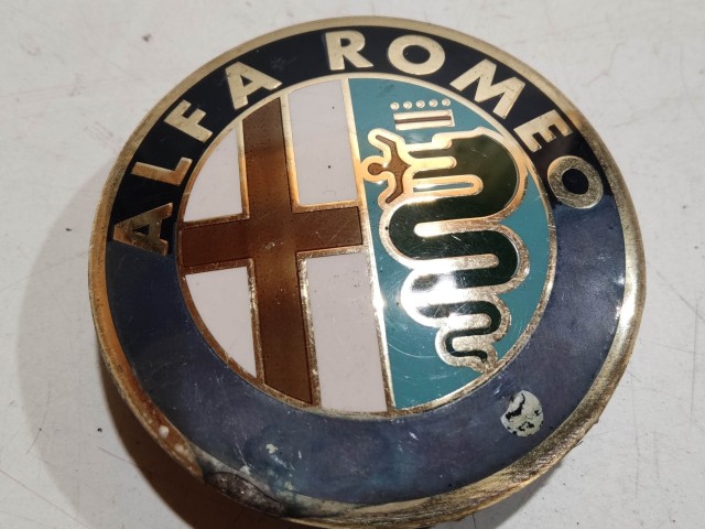 204050 Alfa Romeo 159, Brera, Spider, Giulietta alufelni közép kupak, a képen látható állapotban