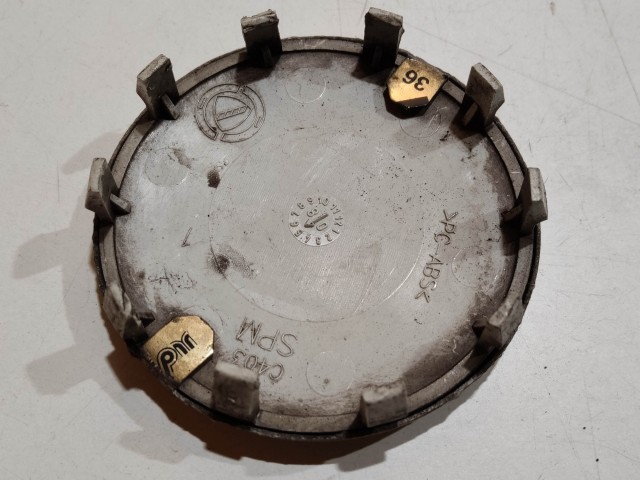 204052 Alfa Romeo 159, Brera, Spider, Giulietta alufelni közép kupak, a képen látható állapotban