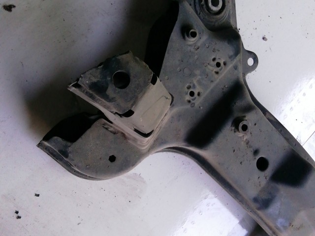 201787 Fiat Stilo Benzines bölcső 10 mm-s lengőkar csavar