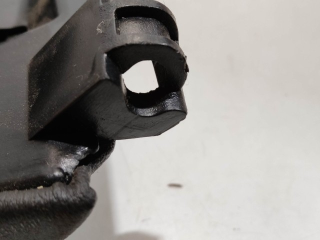 204057 Alfa Romeo 159 műszerfal alsó burkolat