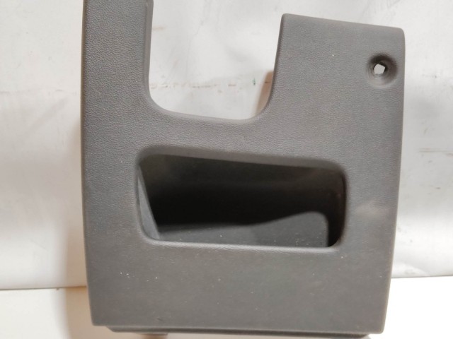 204057 Alfa Romeo 159 műszerfal alsó burkolat