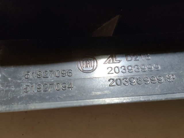 204062 Fiat Punto Evo jobb hátsó lámpa, ovál csatlakozós 51927094