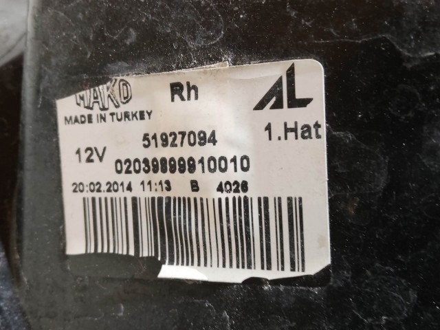 204062 Fiat Punto Evo jobb hátsó lámpa, ovál csatlakozós 51927094