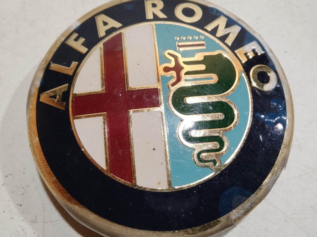 204071 Alfa Romeo 159, Brera, Spider, Giulietta alufelni közép kupak, a képen látható állapotban