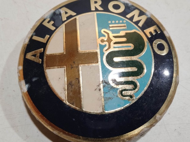 204077 Alfa Romeo 159, Brera, Spider, Giulietta alufelni közép kupak, a képen látható állapotban