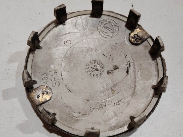 204082 Alfa Romeo 159, Brera, Spider, Giulietta alufelni közép kupak, a képen látható állapotban